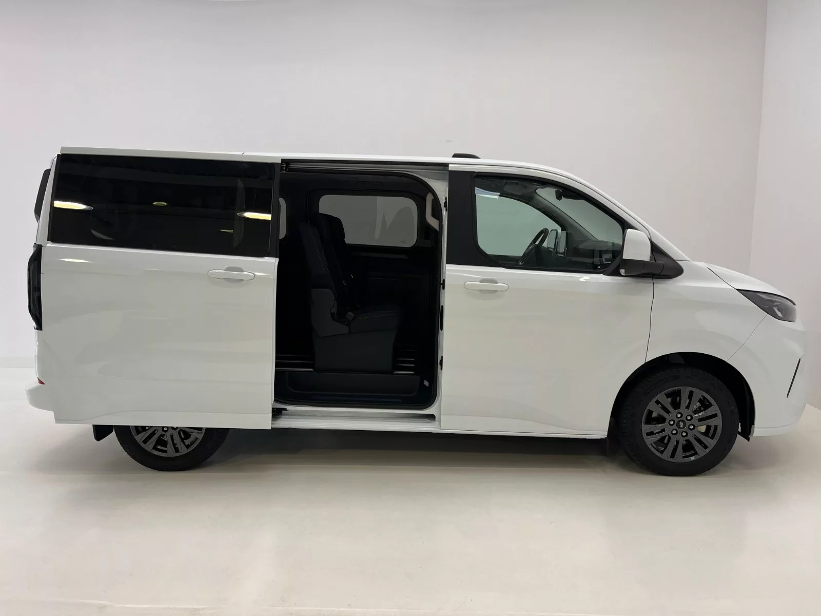 Ford Tourneo Custom 2,0 EcoBlue L2 Titanium