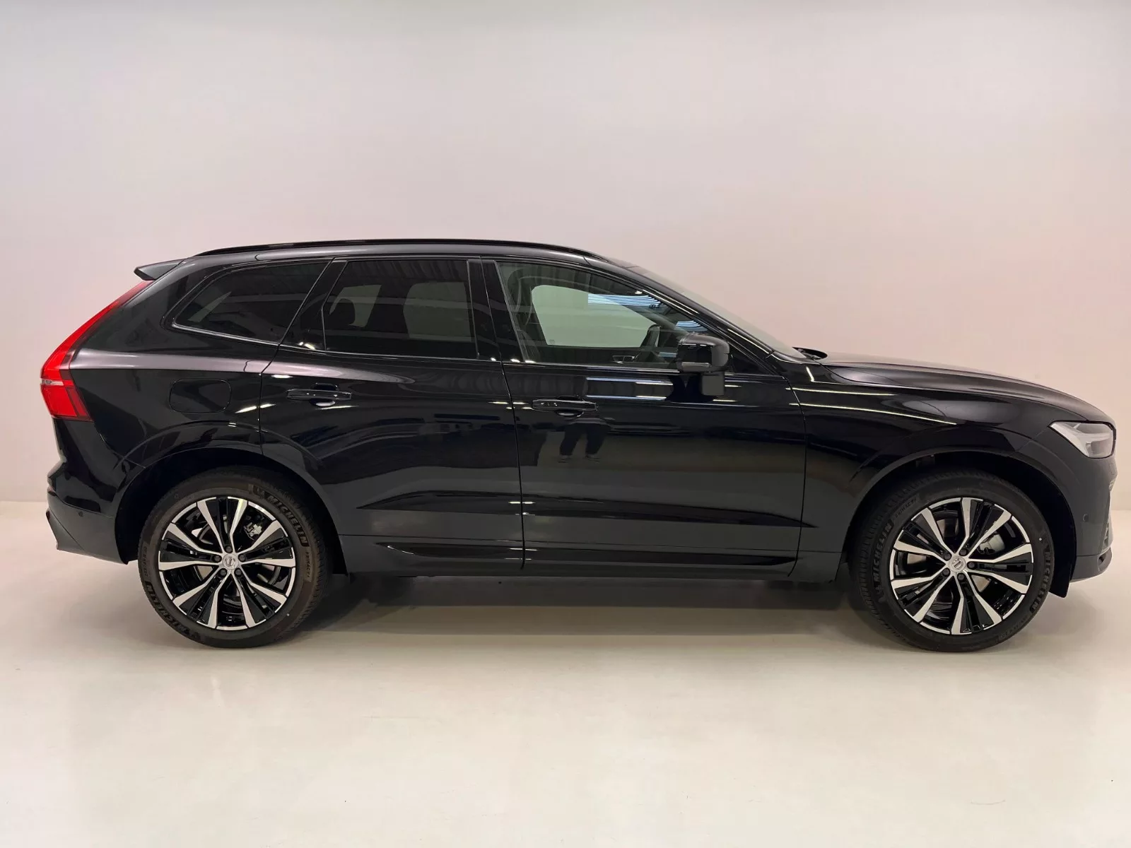 Volvo XC60 B4 AWD diesel Ultimate Dark