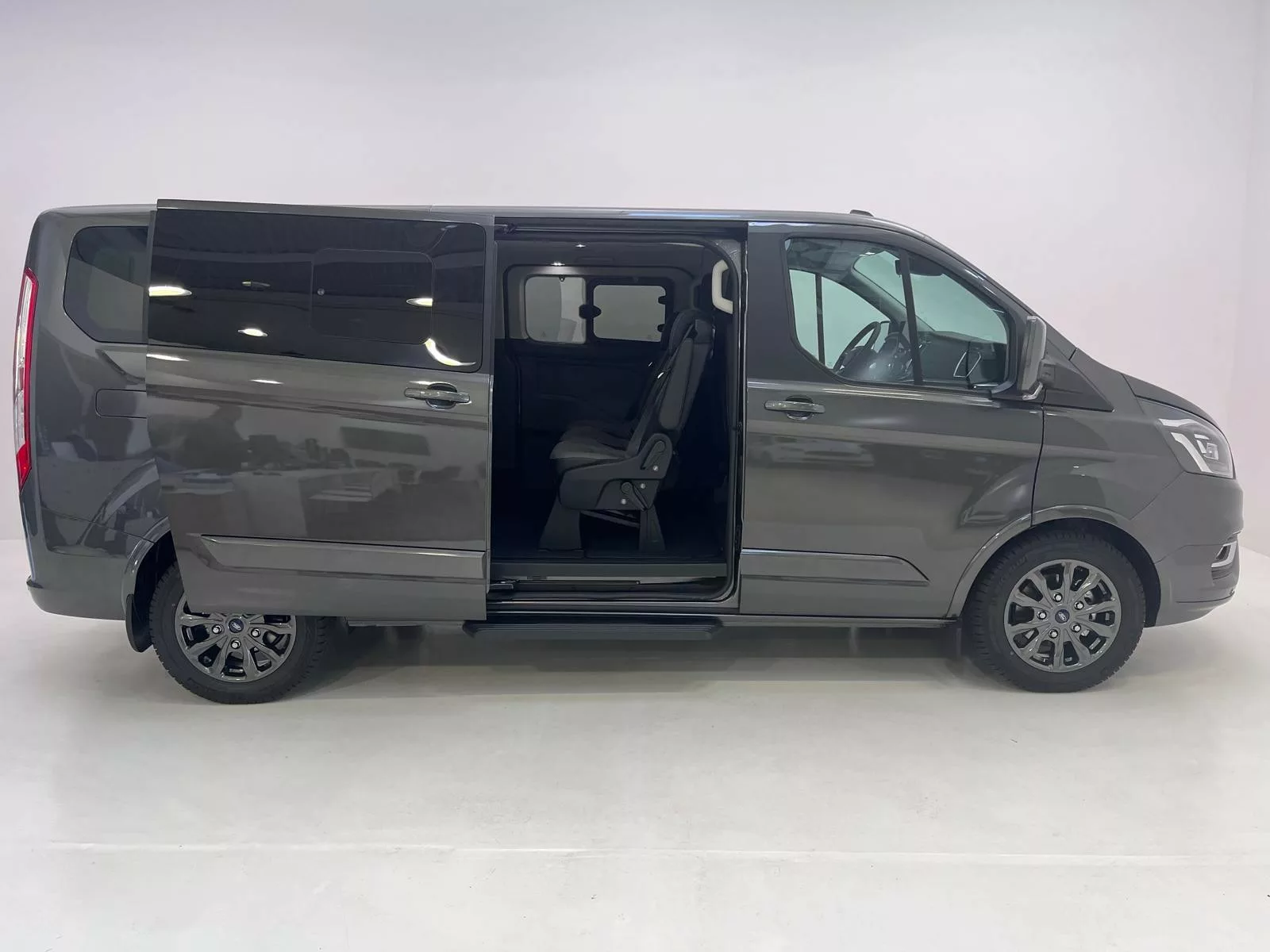 Ford Tourneo Custom 2,0 EcoBlue L2 Titanium