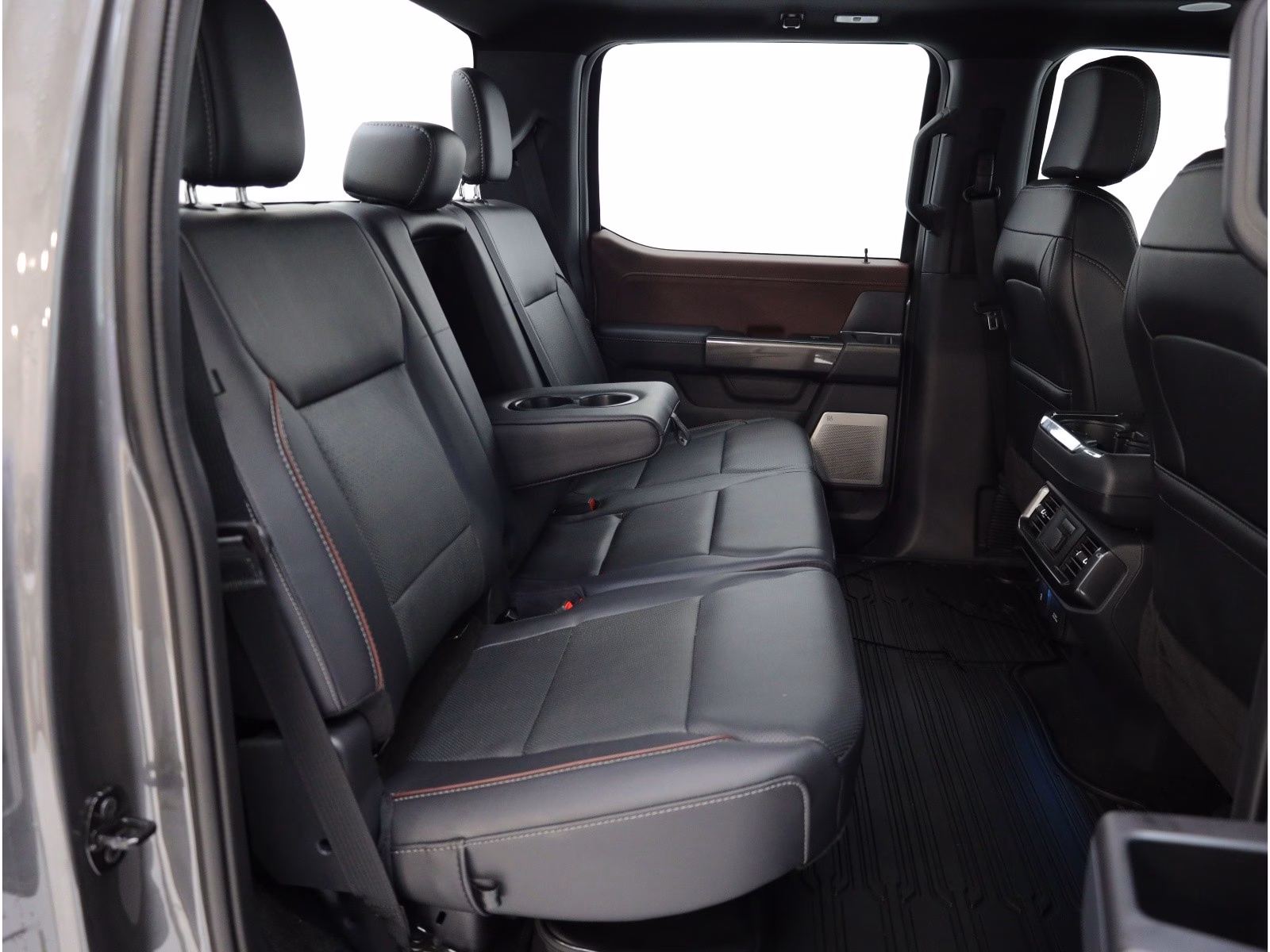 Ford F-150 Lariat, V8,298kW,4×4, panorama, tažné,