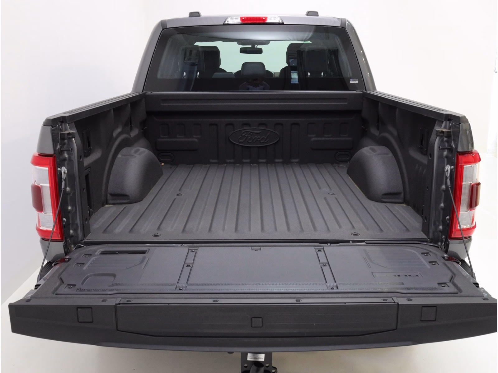 Ford F-150 Lariat, V8,298kW,4×4, panorama, tažné,