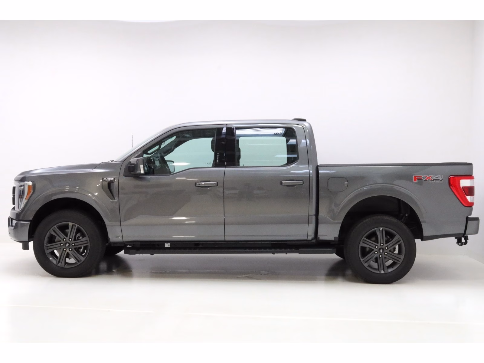 Ford F-150 Lariat, V8,298kW,4×4, panorama, tažné,