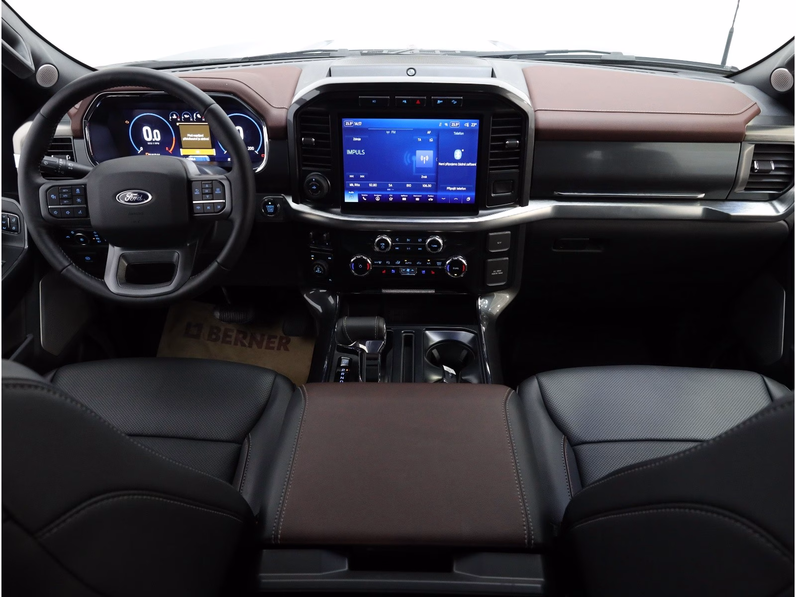 Ford F-150 Lariat, V8,298kW,4×4, panorama, tažné,