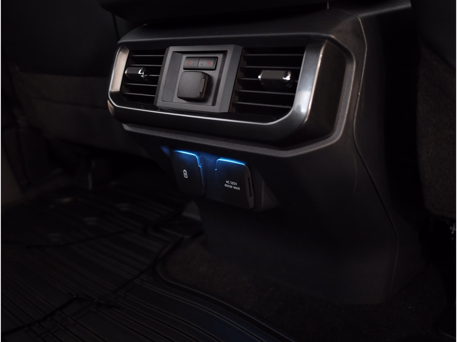 Ford F-150 Lariat, V8,298kW,4×4, panorama, tažné,