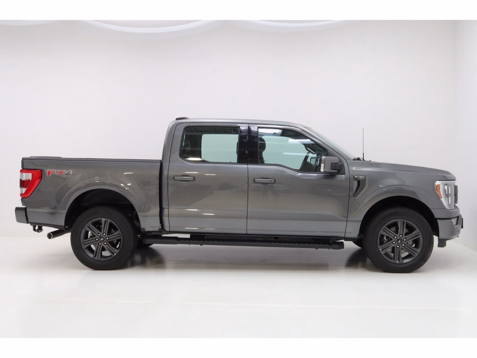 Ford F-150 Lariat, V8,298kW,4×4, panorama, tažné,