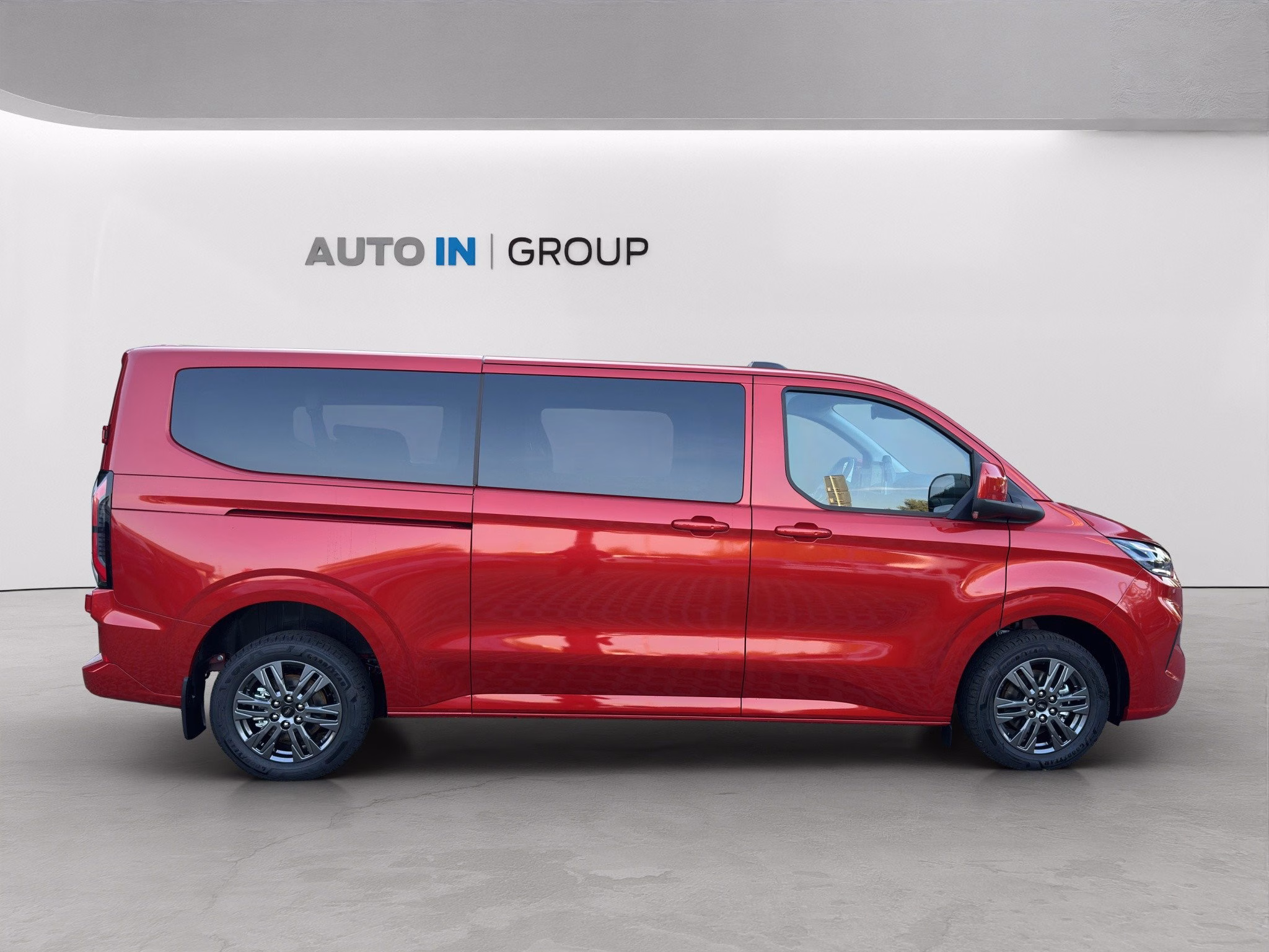 Ford Transit Custom kombi 2.0 TDI L2 Limited 100kW AT